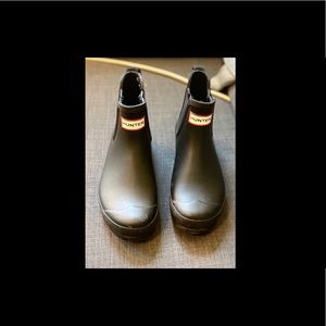 Chelsea rain boots size 7 HUNTER